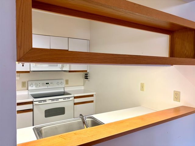53 Lyme Rd Apt 5, Hanover, NH 03755