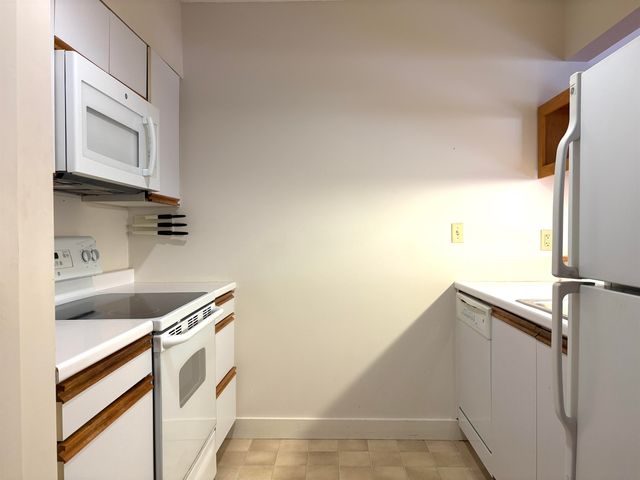 53 Lyme Rd Apt 5, Hanover, NH 03755