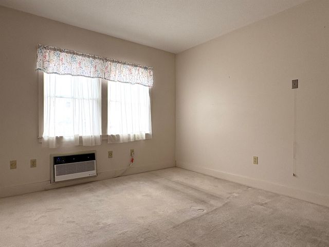 53 Lyme Rd Apt 5, Hanover, NH 03755