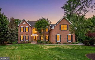 1702 LANDON HILL RD, Vienna, VA 22182