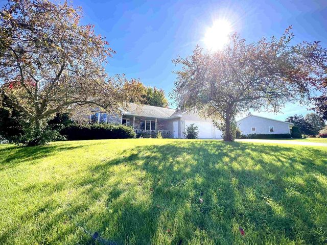 2039 MEADOW LINKS DRIVE, New Franken, WI 54229