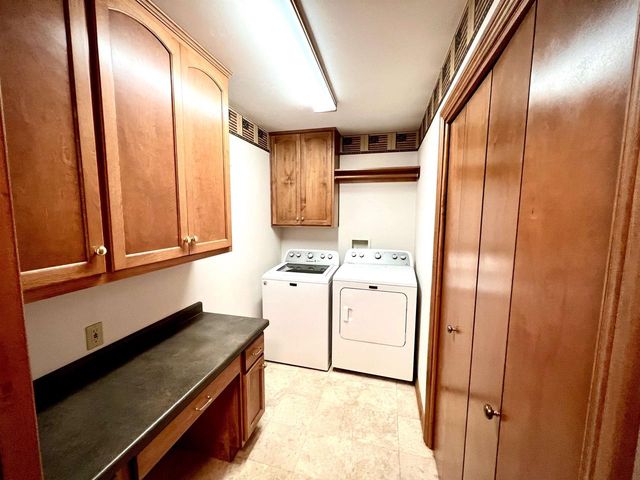 2039 MEADOW LINKS DRIVE, New Franken, WI 54229
