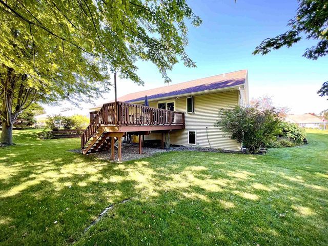 2039 MEADOW LINKS DRIVE, New Franken, WI 54229