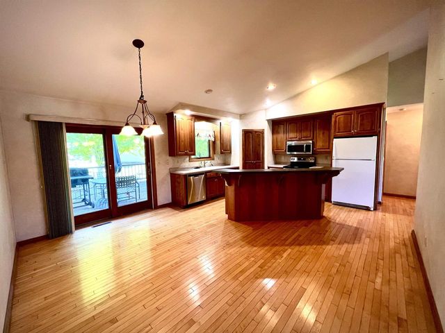 2039 MEADOW LINKS DRIVE, New Franken, WI 54229