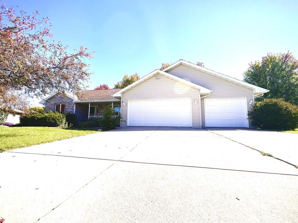 2039 MEADOW LINKS DRIVE, New Franken, WI 54229