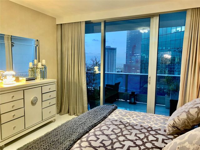 200 Biscayne Boulevard Way 4011, Miami, FL 33131