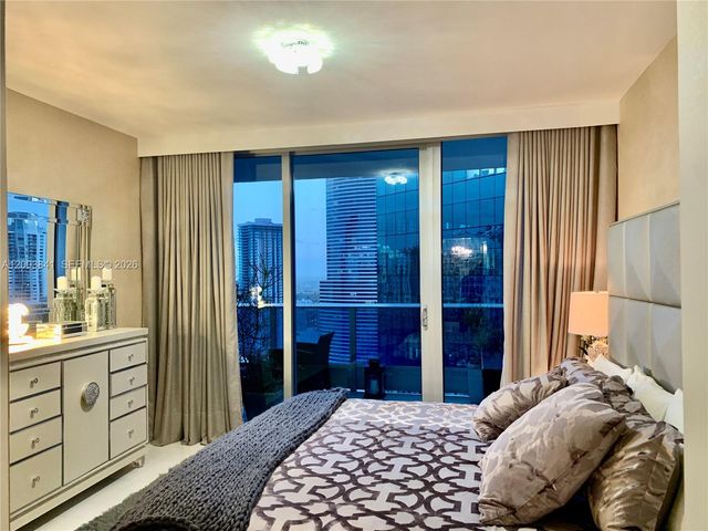 200 Biscayne Boulevard Way 4011, Miami, FL 33131