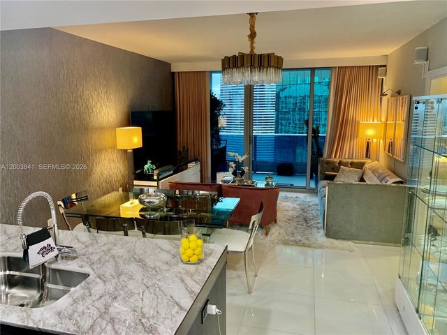 200 Biscayne Boulevard Way 4011, Miami, FL 33131