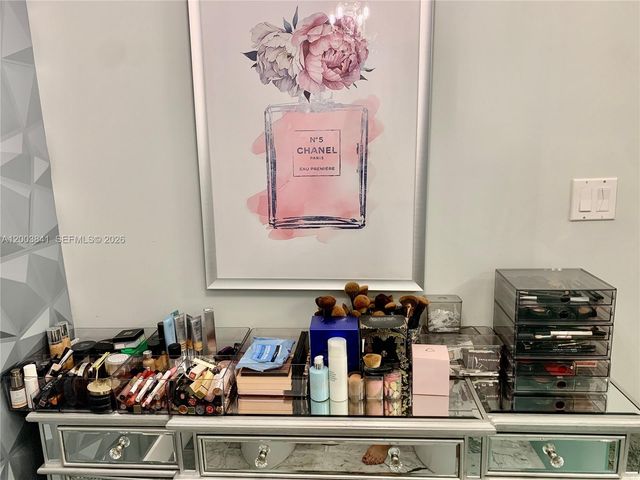 200 Biscayne Boulevard Way 4011, Miami, FL 33131