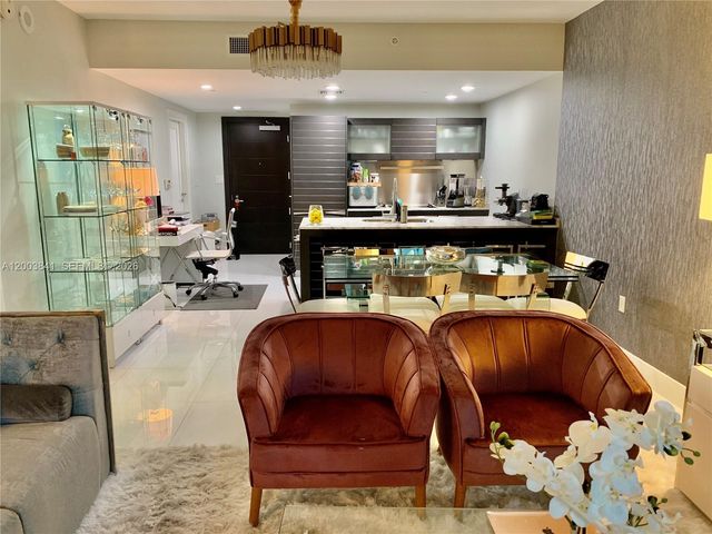 200 Biscayne Boulevard Way 4011, Miami, FL 33131