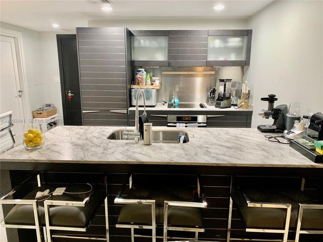 200 Biscayne Boulevard Way 4011, Miami, FL 33131