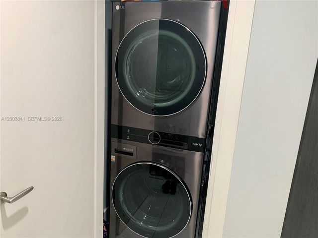 200 Biscayne Boulevard Way 4011, Miami, FL 33131