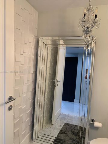 200 Biscayne Boulevard Way 4011, Miami, FL 33131