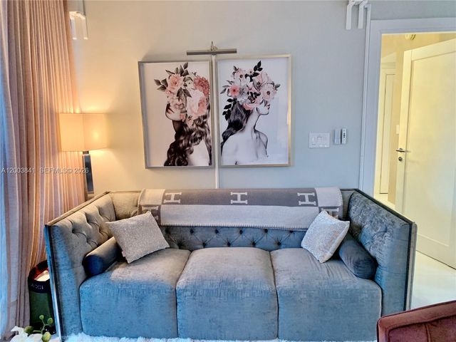 200 Biscayne Boulevard Way 4011, Miami, FL 33131