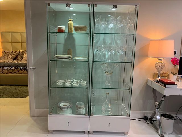 200 Biscayne Boulevard Way 4011, Miami, FL 33131