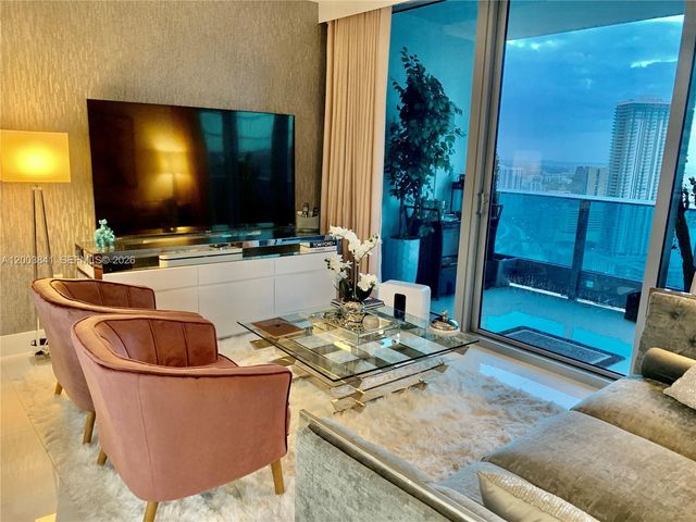 200 Biscayne Boulevard Way 4011, Miami, FL 33131