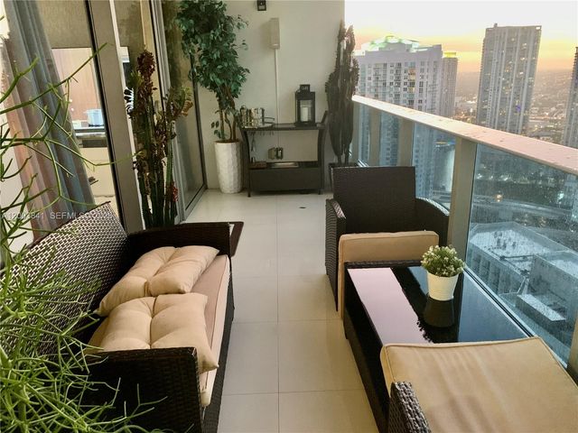 200 Biscayne Boulevard Way 4011, Miami, FL 33131