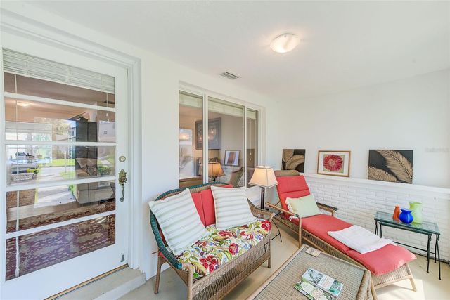 240-242 MATEO WAY NE, St Petersburg, FL 33704