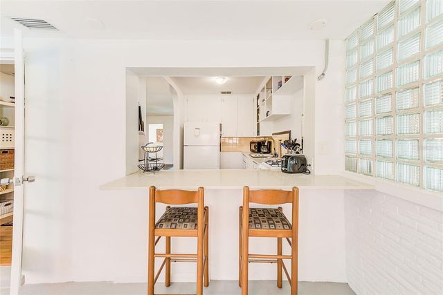 240-242 MATEO WAY NE, St Petersburg, FL 33704