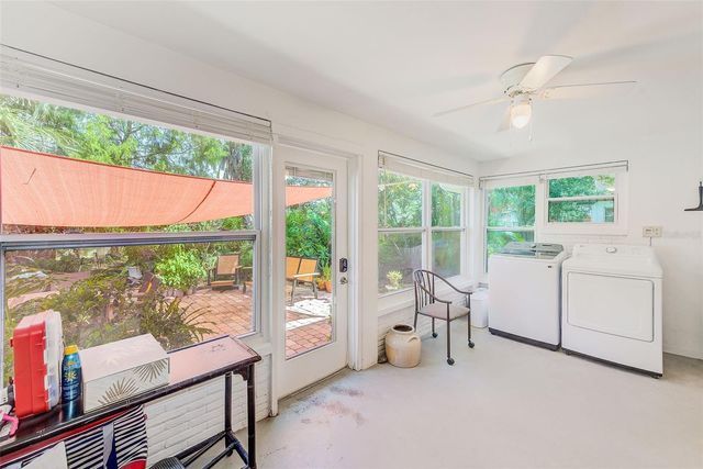 240-242 MATEO WAY NE, St Petersburg, FL 33704