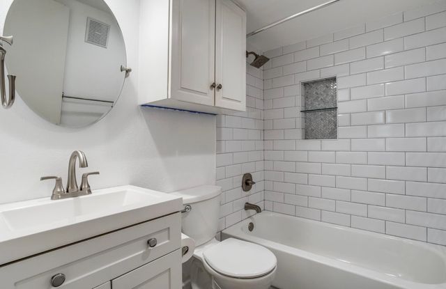 13340 Kit Lane A4, Dallas, TX 75240