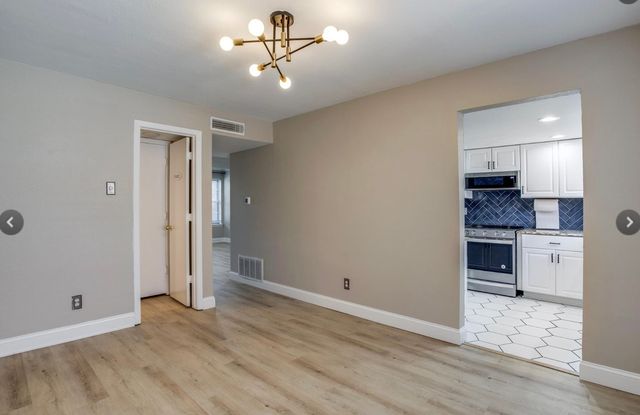 13340 Kit Lane A4, Dallas, TX 75240