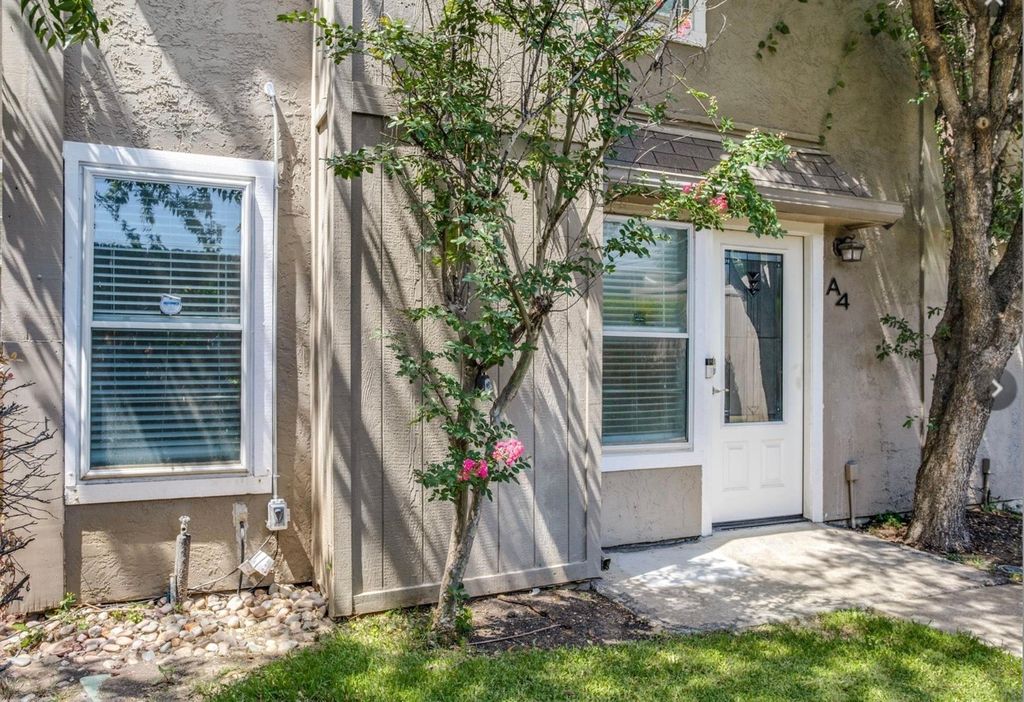 13340 Kit Lane A4, Dallas, TX 75240