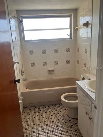 300 94TH AVENUE N, St Petersburg, FL 33702