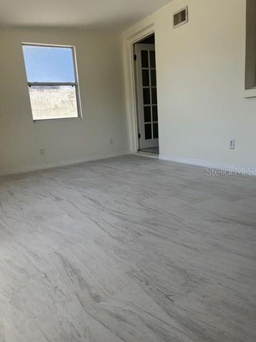 300 94TH AVENUE N, St Petersburg, FL 33702