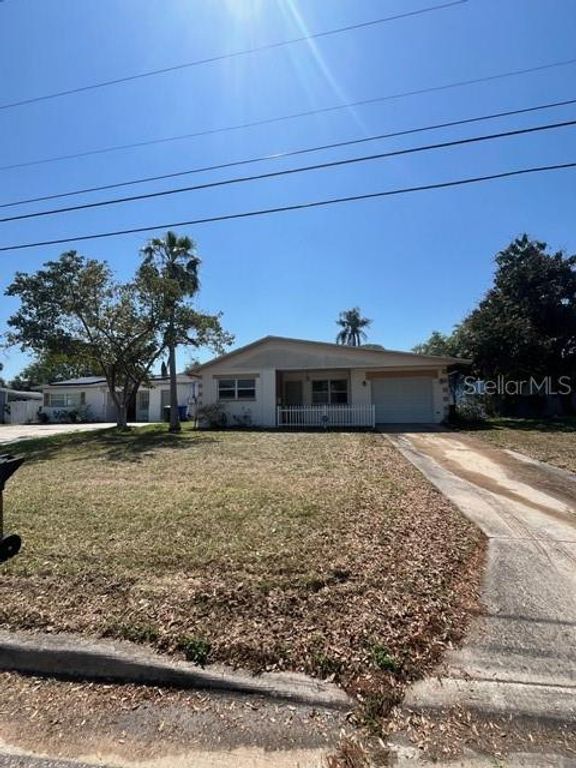 300 94TH AVENUE N, St Petersburg, FL 33702