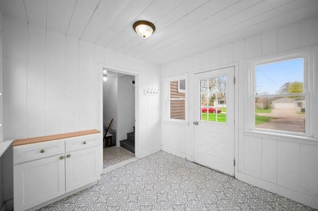 10517 Mary Ann Street, Zeeland, MI 49464