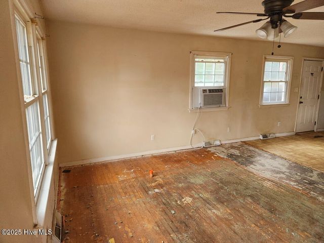 1010 E 7th Street, Washington, NC 27889