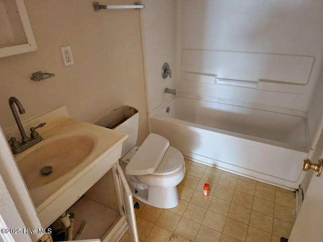 1010 E 7th Street, Washington, NC 27889