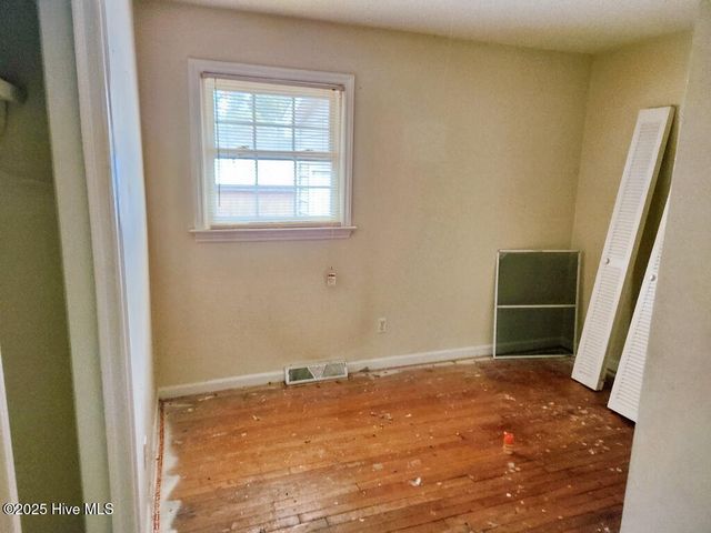 1010 E 7th Street, Washington, NC 27889