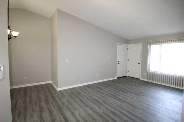 1411 Berta Drive 2N, Crest Hill, IL 60403