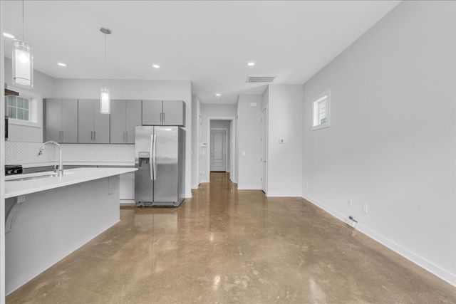 1079 Treaty Oaks Dr, Nashville, TN 37209