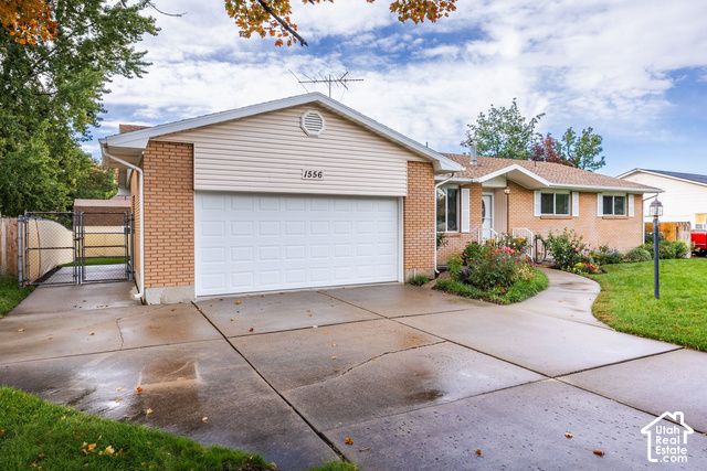 1556 E PETUNIA WAY, Sandy, UT 84092