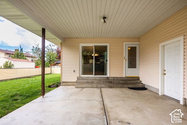 1556 E PETUNIA WAY, Sandy, UT 84092