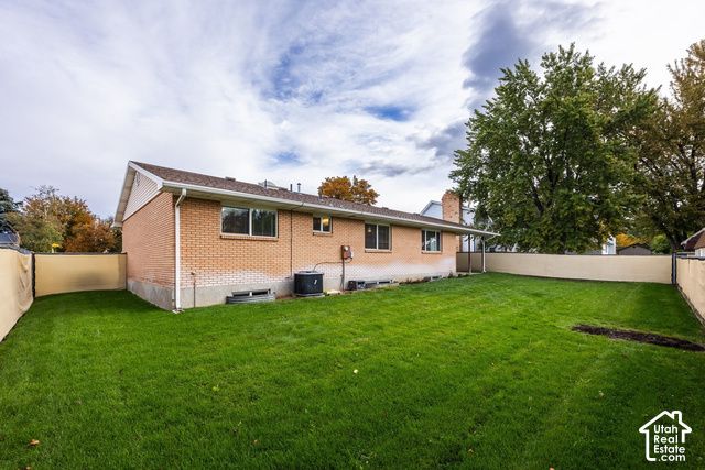 1556 E PETUNIA WAY, Sandy, UT 84092