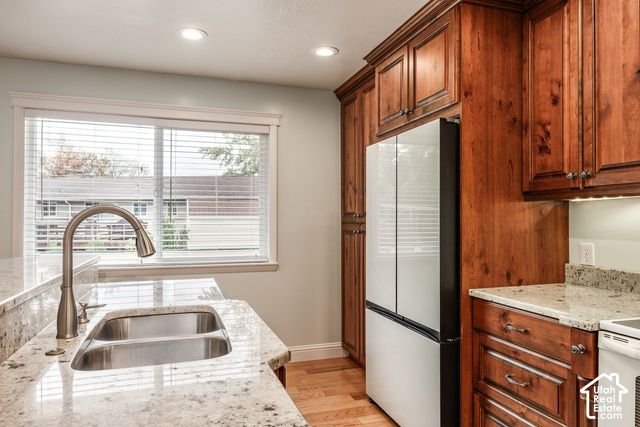 1556 E PETUNIA WAY, Sandy, UT 84092
