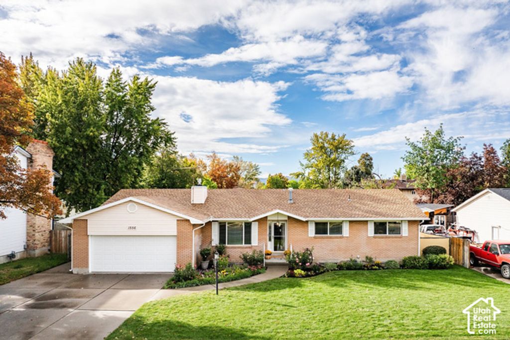 1556 E PETUNIA WAY, Sandy, UT 84092