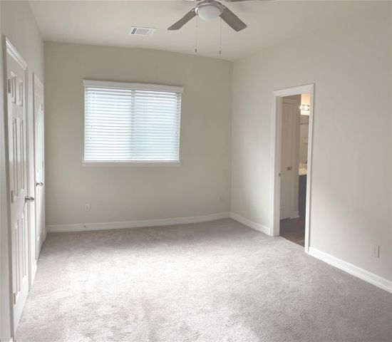 63 Woodland Hills Drive 1-B, Conroe, TX 77303