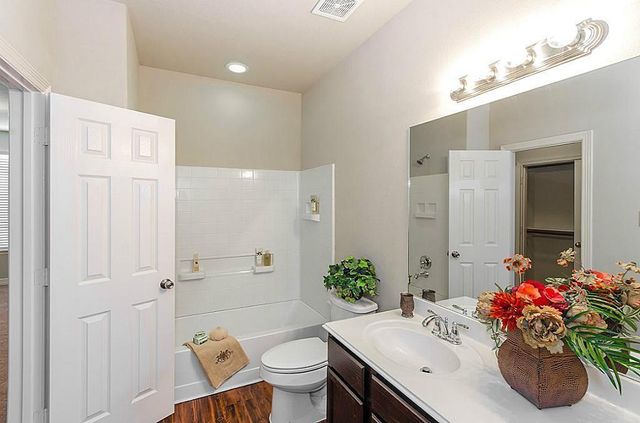 63 Woodland Hills Drive 1-B, Conroe, TX 77303