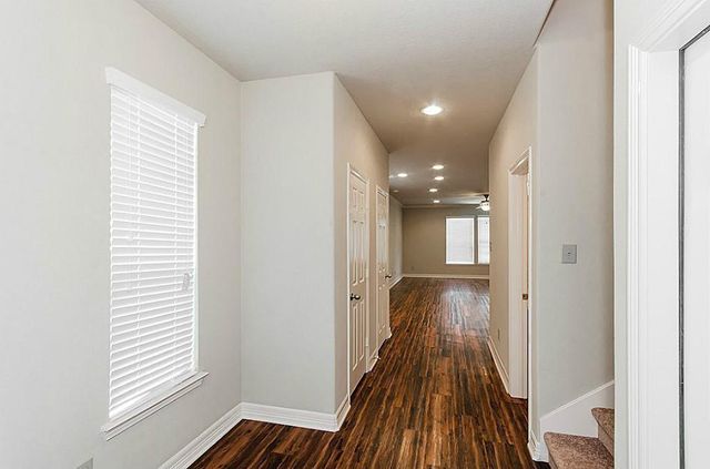 63 Woodland Hills Drive 1-B, Conroe, TX 77303