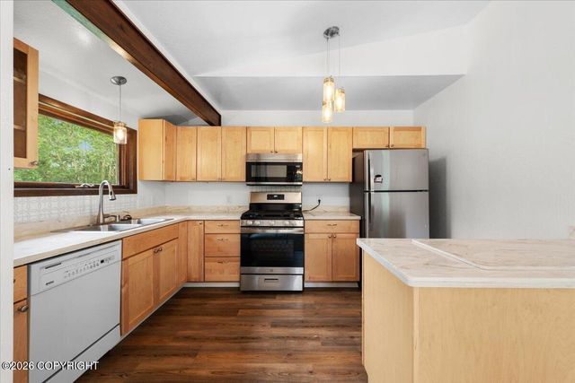 201 W Ponderosa Loop, Wasilla, AK 99654