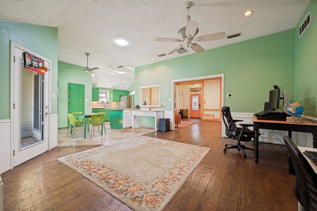 755 Red River Trail, Irving, TX 75063
