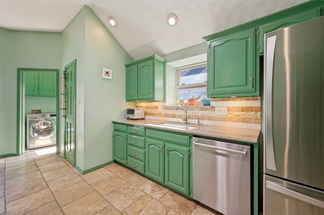 755 Red River Trail, Irving, TX 75063