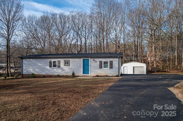 1383 Sandiwood Court, Claremont, NC 28610