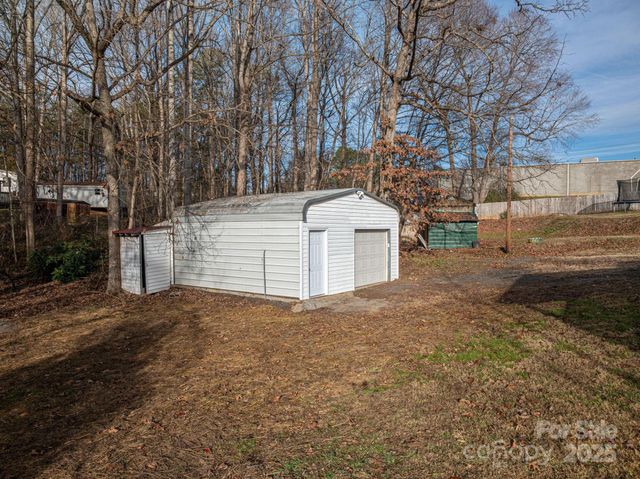 1383 Sandiwood Court, Claremont, NC 28610