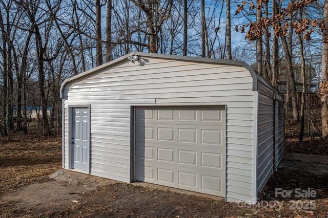 1383 Sandiwood Court, Claremont, NC 28610